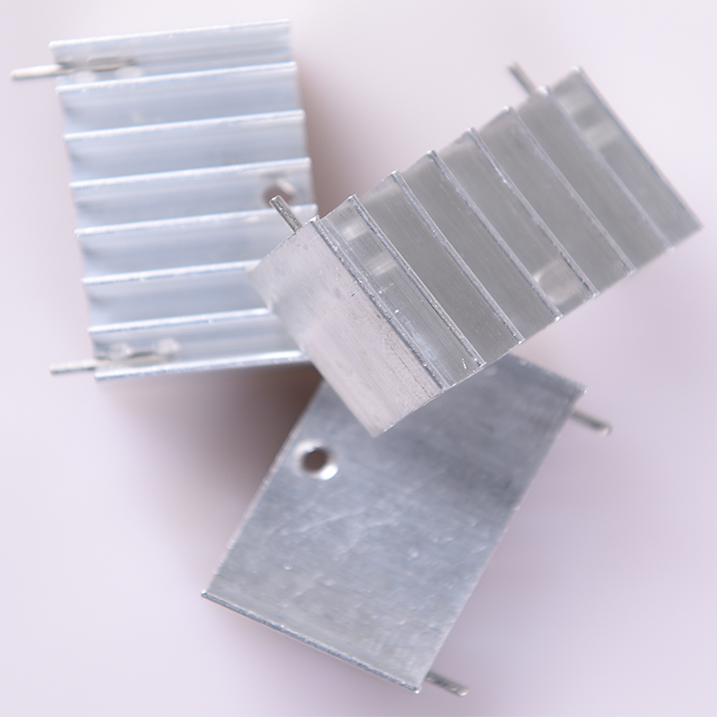 The Role of Custom Heat Sinks in Enhancing Heat Management for Electronics (2)